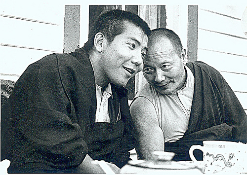 尊貴第三世蔣貢康楚仁波切(1954-1992年)與堪布卡塔仁波切在噶瑪三乘法輪寺(KTD).jpg.jpg