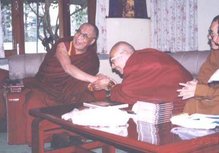 尊者達賴喇嘛和大堪布貢噶旺秋仁波切.jpg