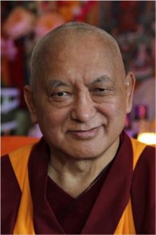 <彙整版>我們最敬愛的上師  喇嘛梭巴仁波切正在柯槃寺安住於禪定中（示現圓寂）。