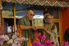 達賴喇嘛尊者獲頒印度聖雄甘地國際和平獎
